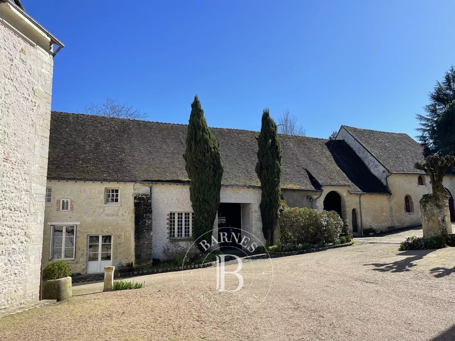 Elegant 15th Century Castle With 22 Hectares Of Grounds 3