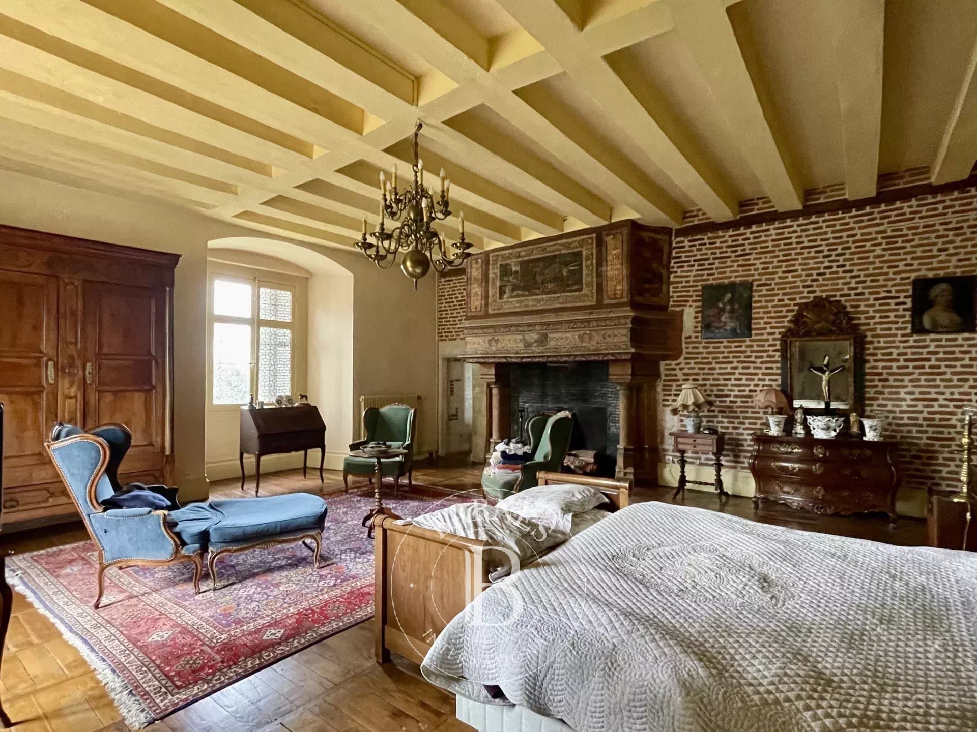 Elegant 15th Century Castle With 22 Hectares Of Grounds 5