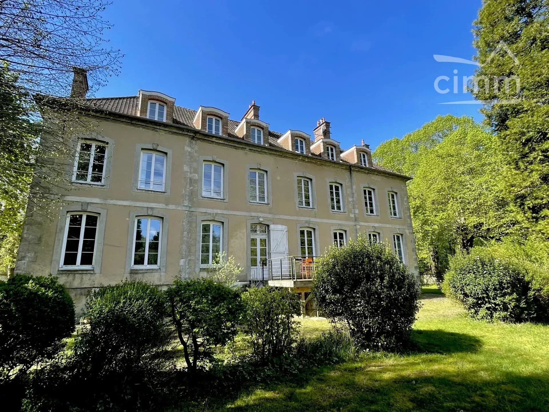 Château de Jonvilliers 440.0 Sqm 9 Bedrooms 3