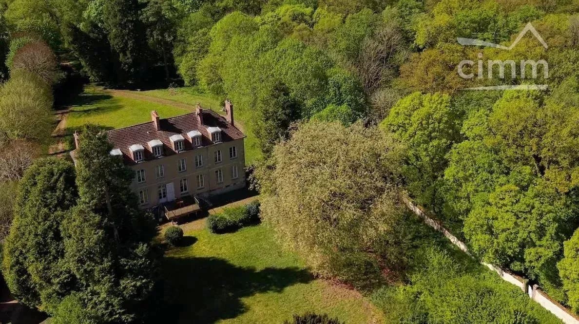 Château de Jonvilliers 440.0 Sqm 9 Bedrooms 4