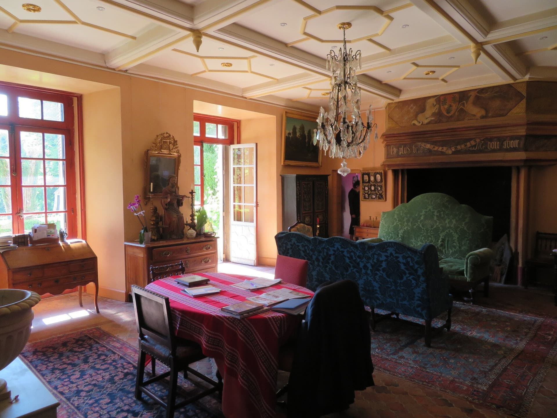 15th Century Château With Stunning Gardens And Modern Amenities 5