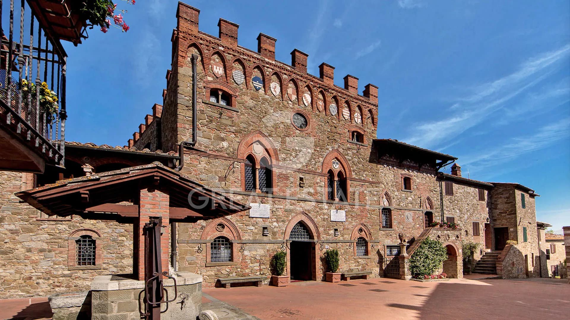 Historic Castle With Panoramic Terrace And Salt Swimming Pool