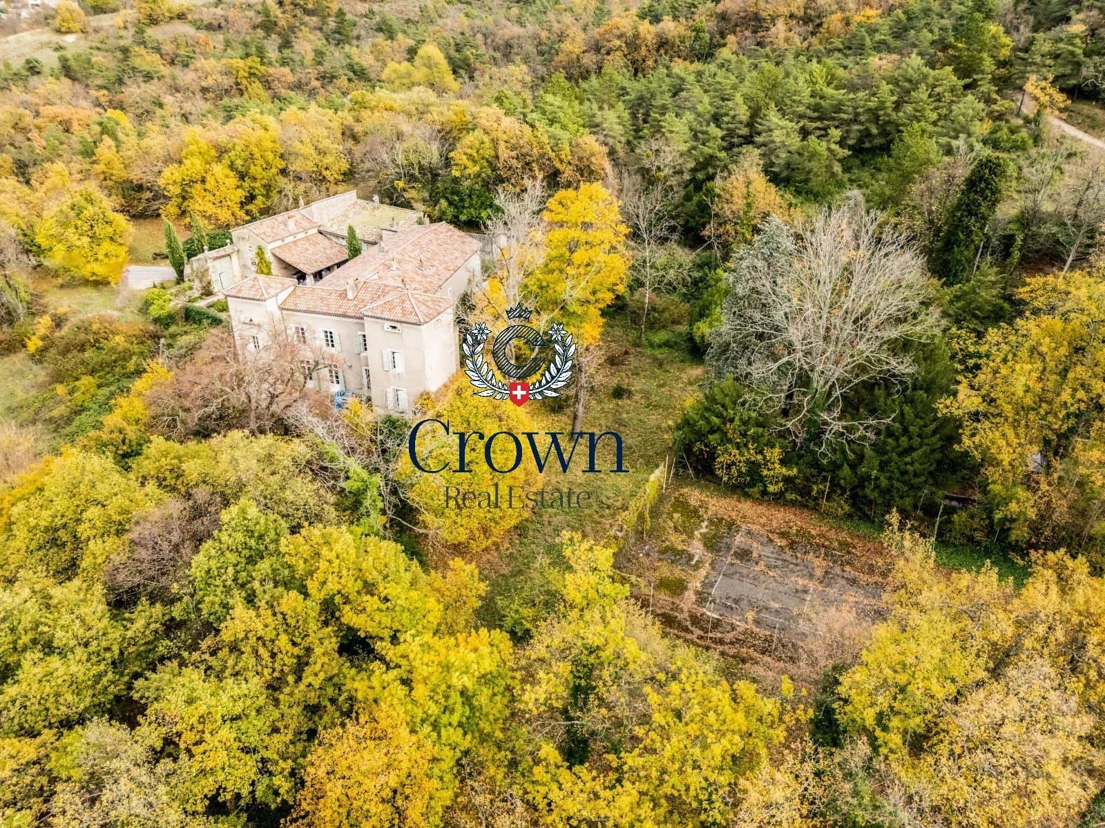 Authentic 16th Century Castle in Southern Ardèche 4