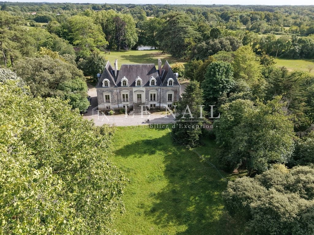 Château with 8 Bedrooms and 3.7 Hectares of Grounds 4