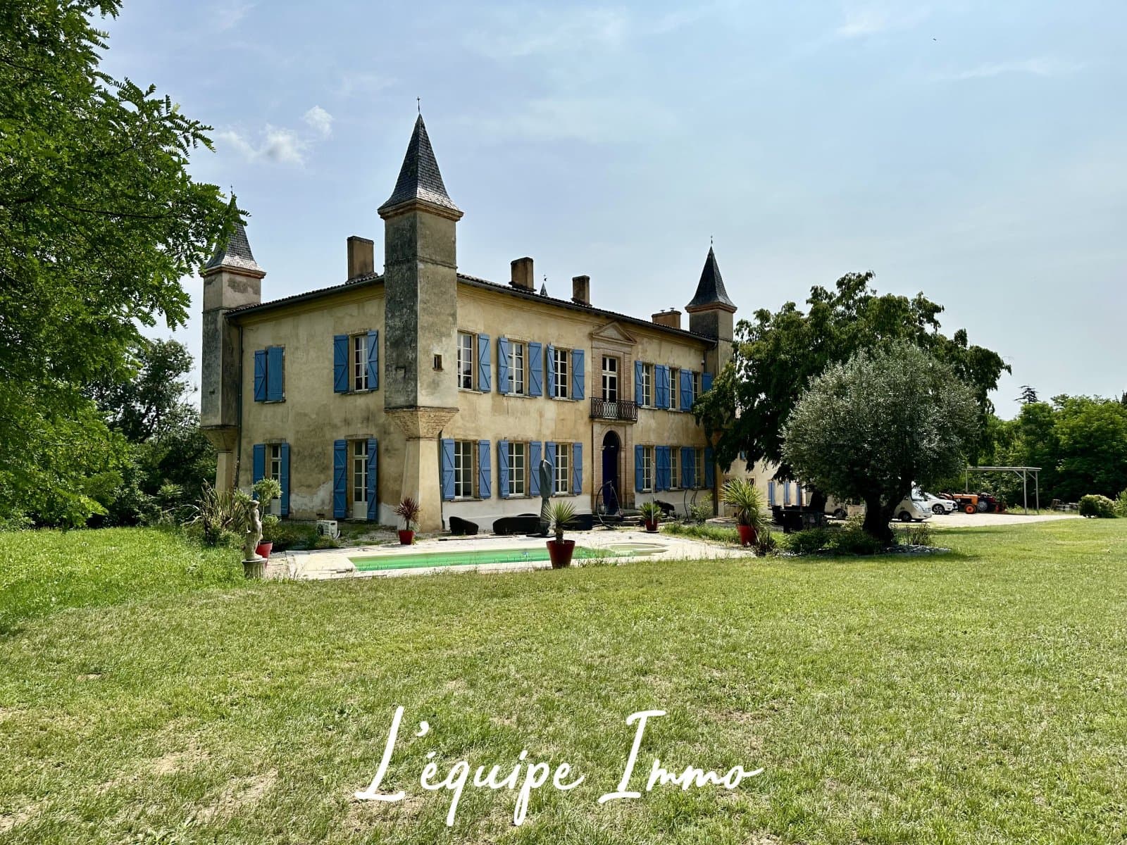 Château 475.0 Sqm 6 Bedrooms