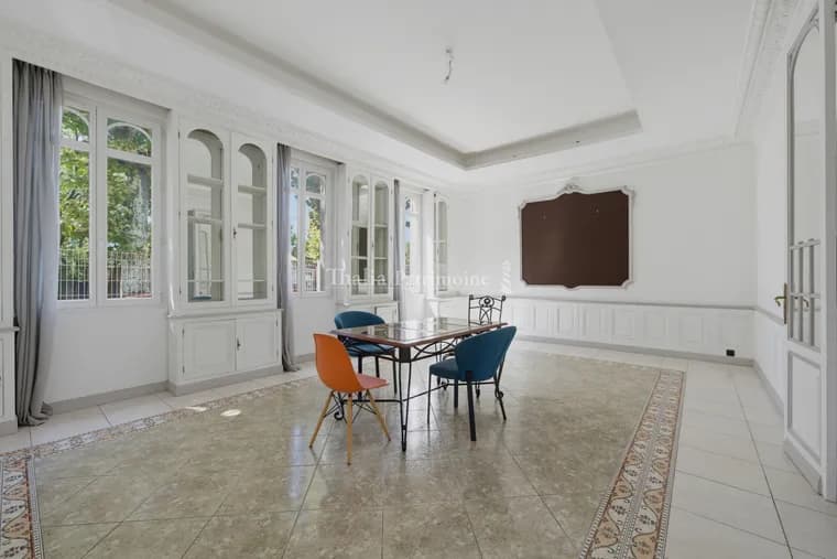 Unique Property with Pool and Rental Potential in the Heart of the City 5