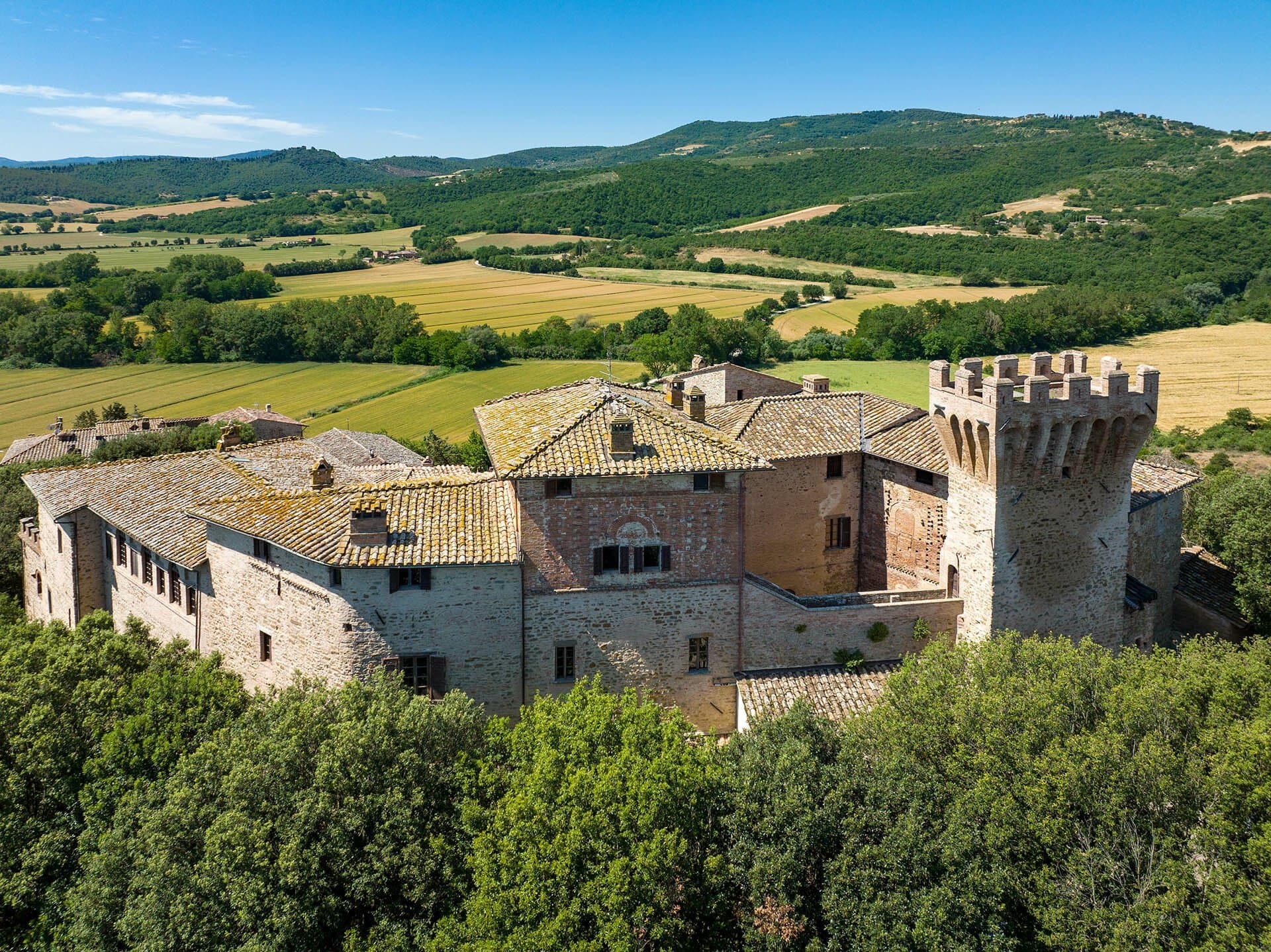 Restored Medieval Castle With Garden And Panoramic Terrace 2