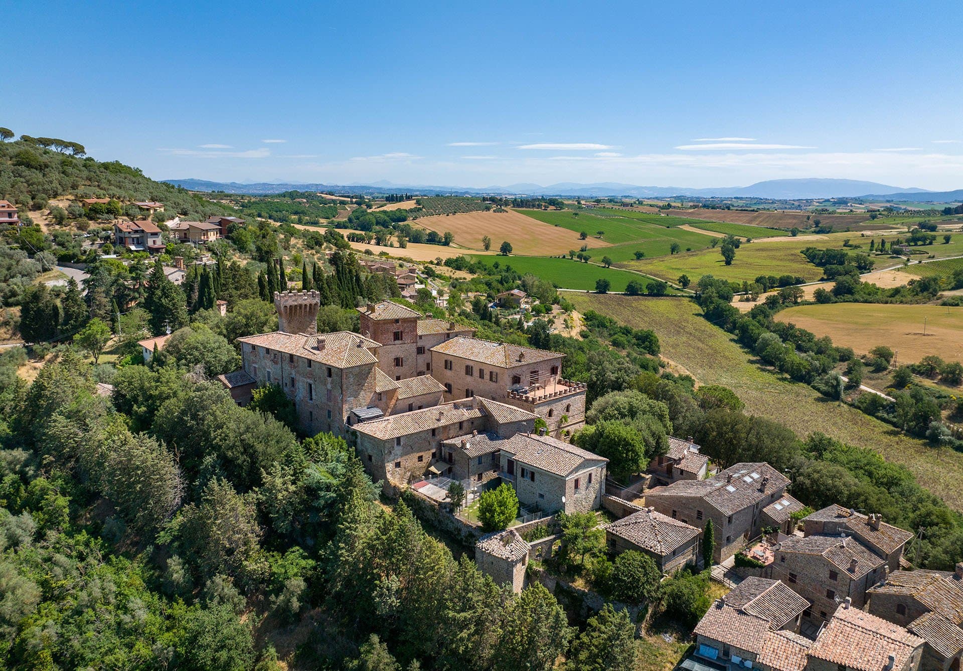Restored Medieval Castle With Garden And Panoramic Terrace 4