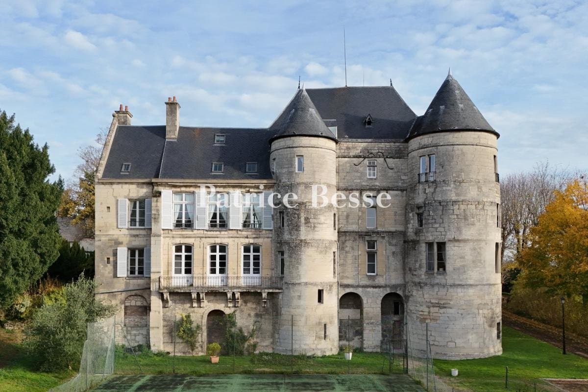 Historic 13th Century Château Overlooking the Oise River Valley 3