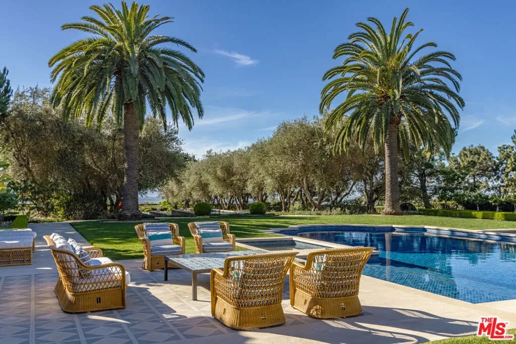 Exceptional Single Family Residence with Unobstructed Views in Los Angeles 5