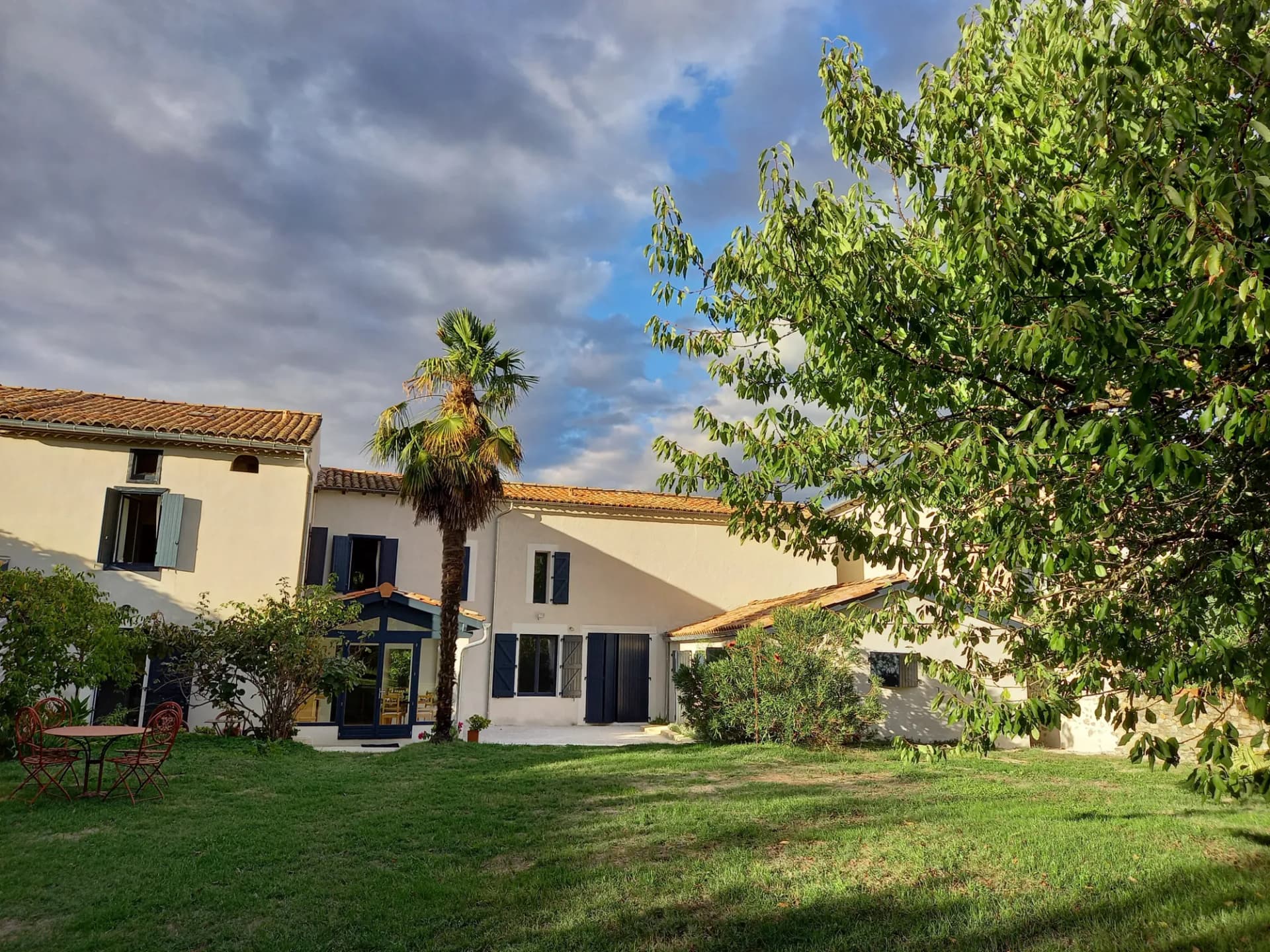Charming Renovated House With Annex And Spacious Living Areas