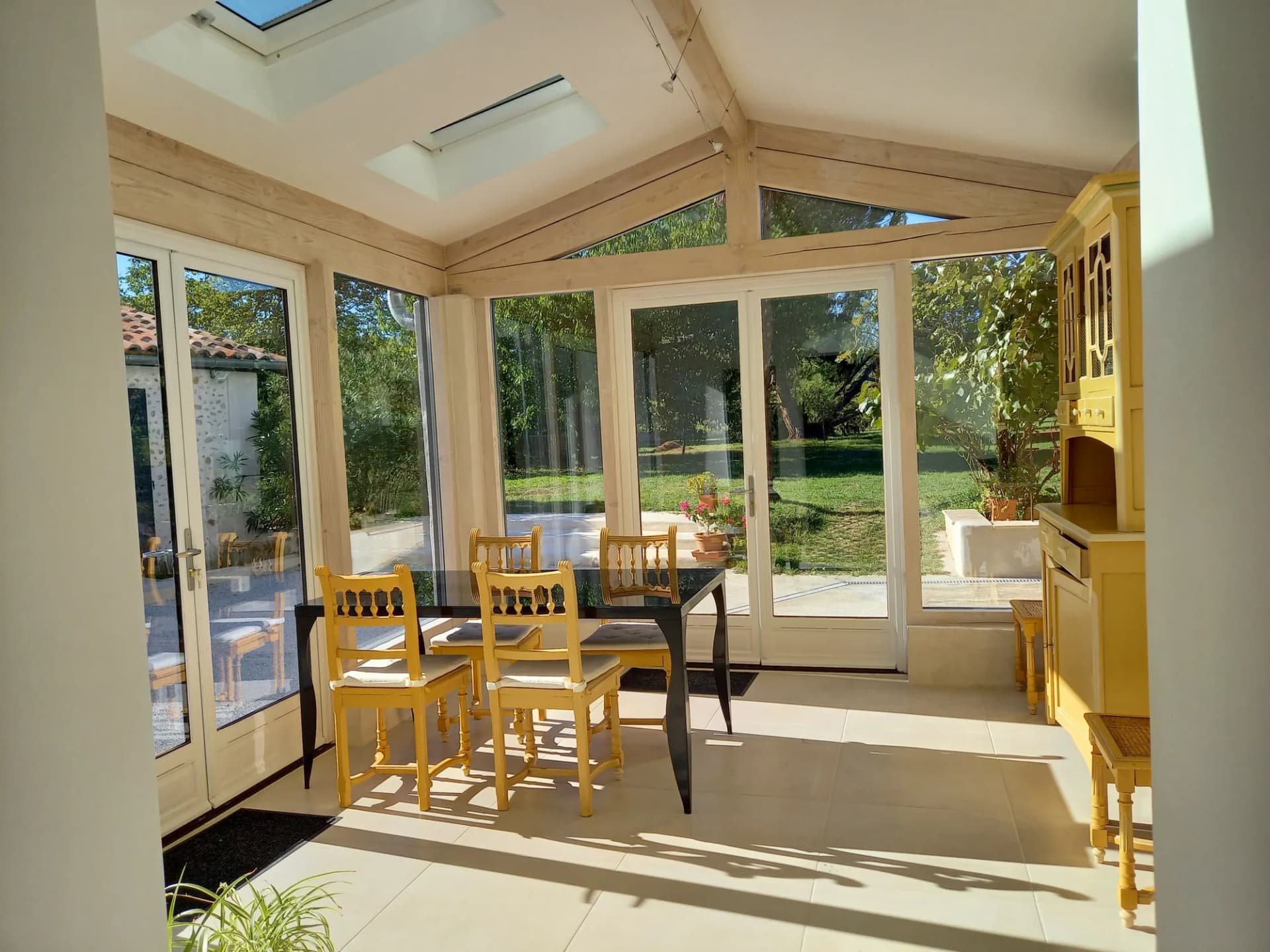 Charming Renovated House With Annex And Spacious Living Areas 5