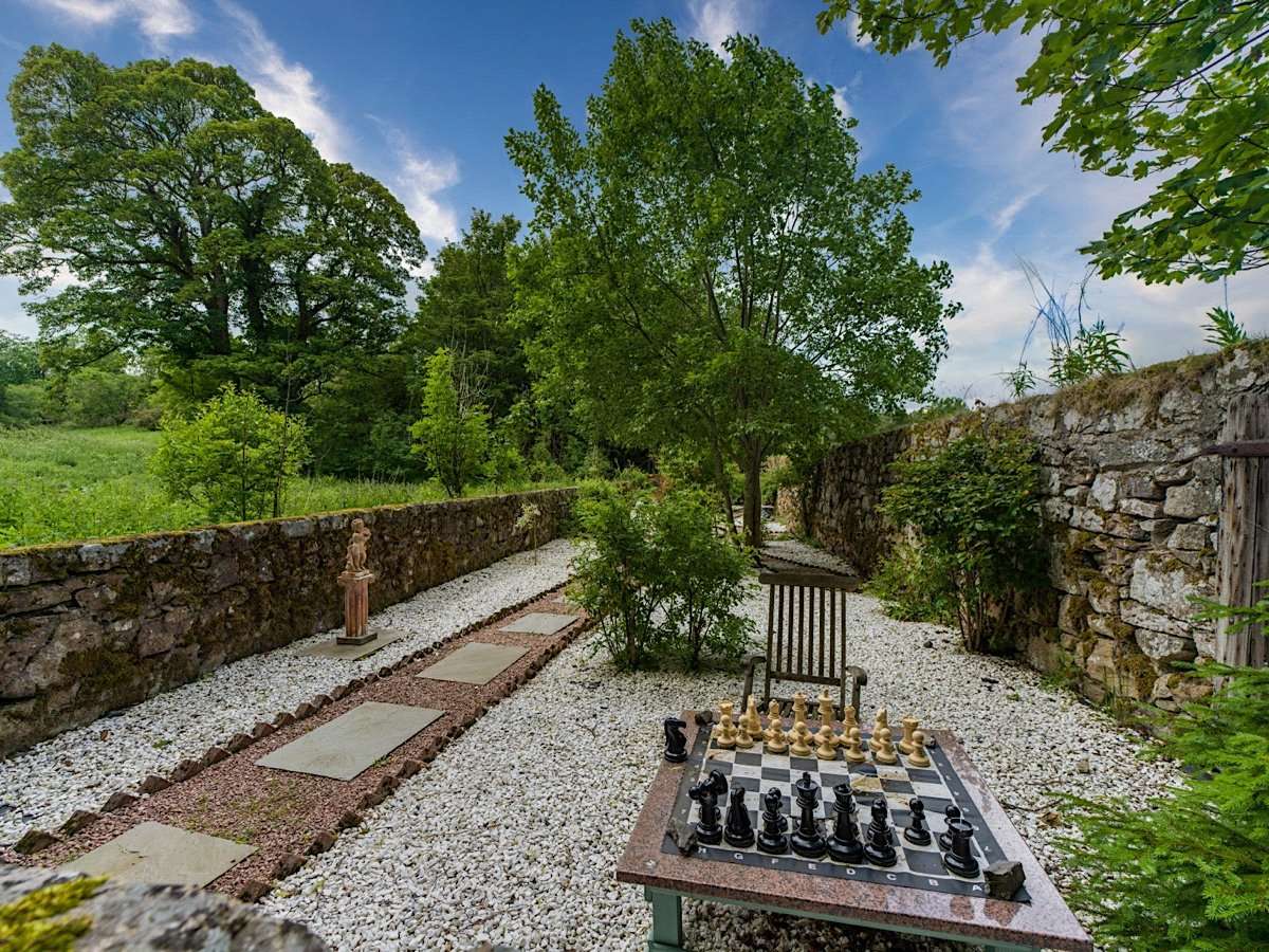 Lickleyhead Castle 44500 Sqm 8 Bedrooms 4