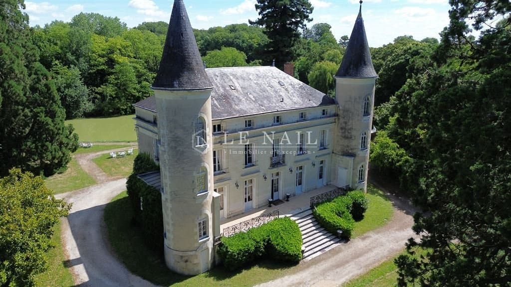 Château with 12 Bedrooms and 650 Sqm in a 4.5 Hectare Park 2