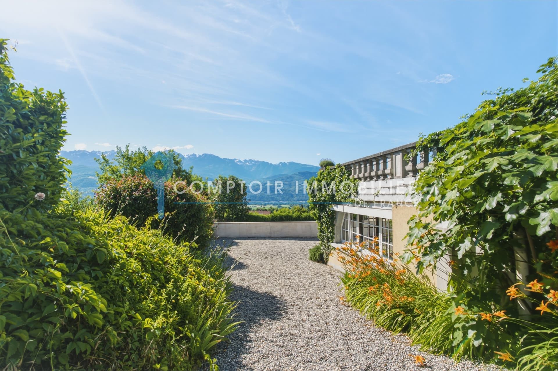 Renovated Character House With Panoramic View In Meylan 5