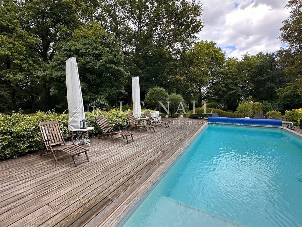 Elegant 19th Century Château With Swimming Pool And Wine Press 3