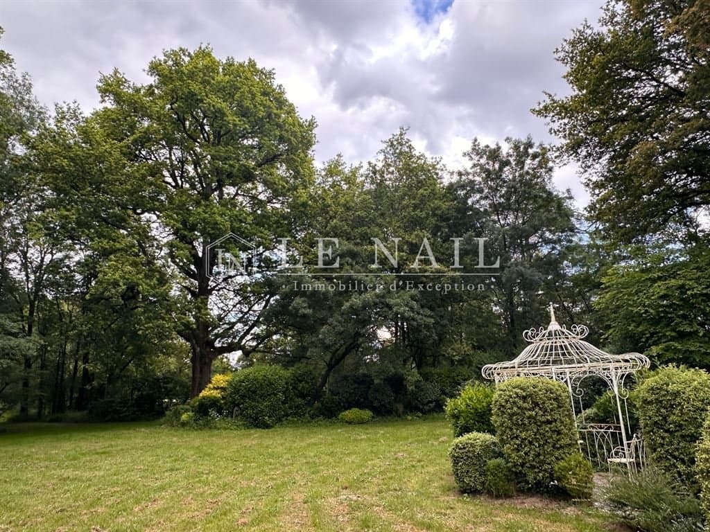 Elegant 19th Century Château With Swimming Pool And Wine Press 5