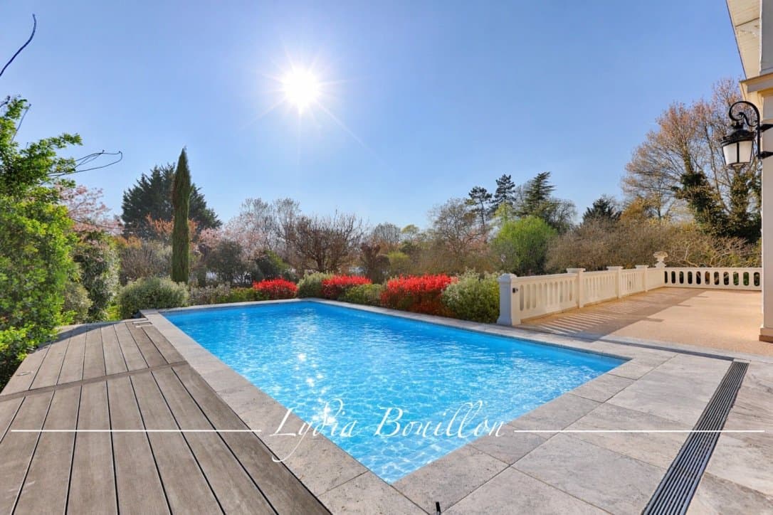 Elegant Early 20th Century Character Home with Pool and Garden on the Seine 3