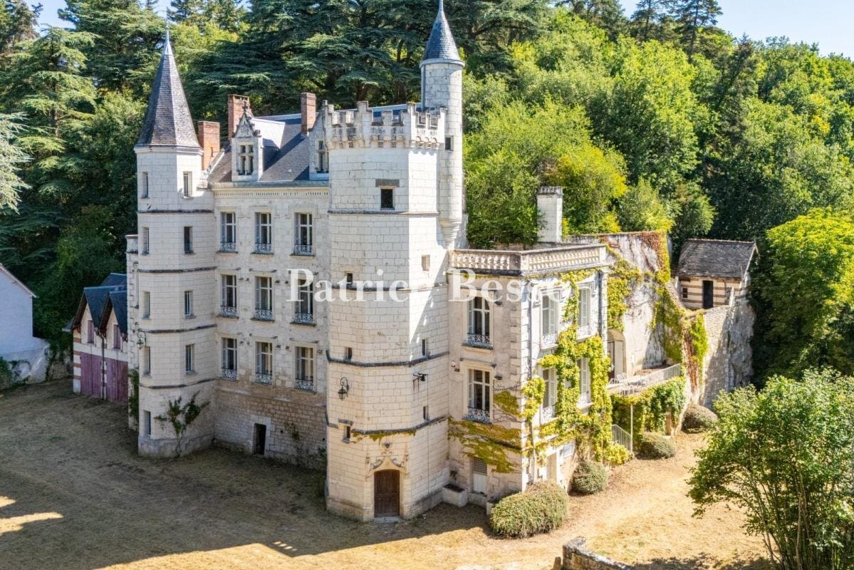 Historic Seigneurial Castle With 3 Hectares Of Parklands 5