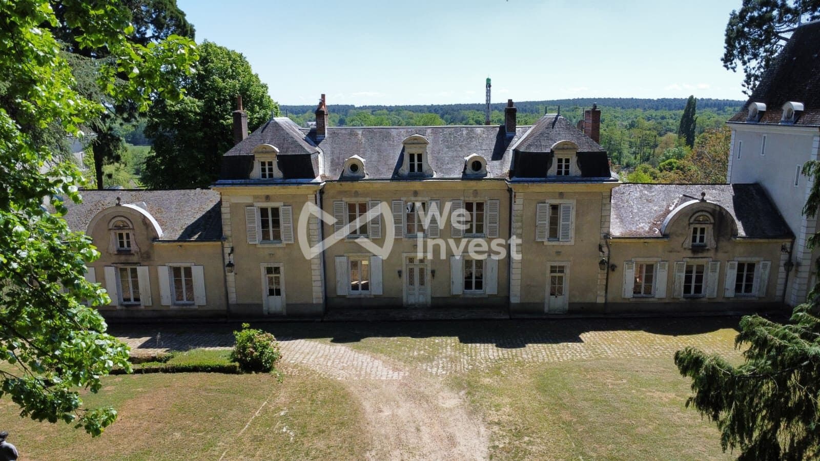 Majestic 19th Century Château with Guesthouse and Pool — Château for sale in Sarthe, Pays de la Loire