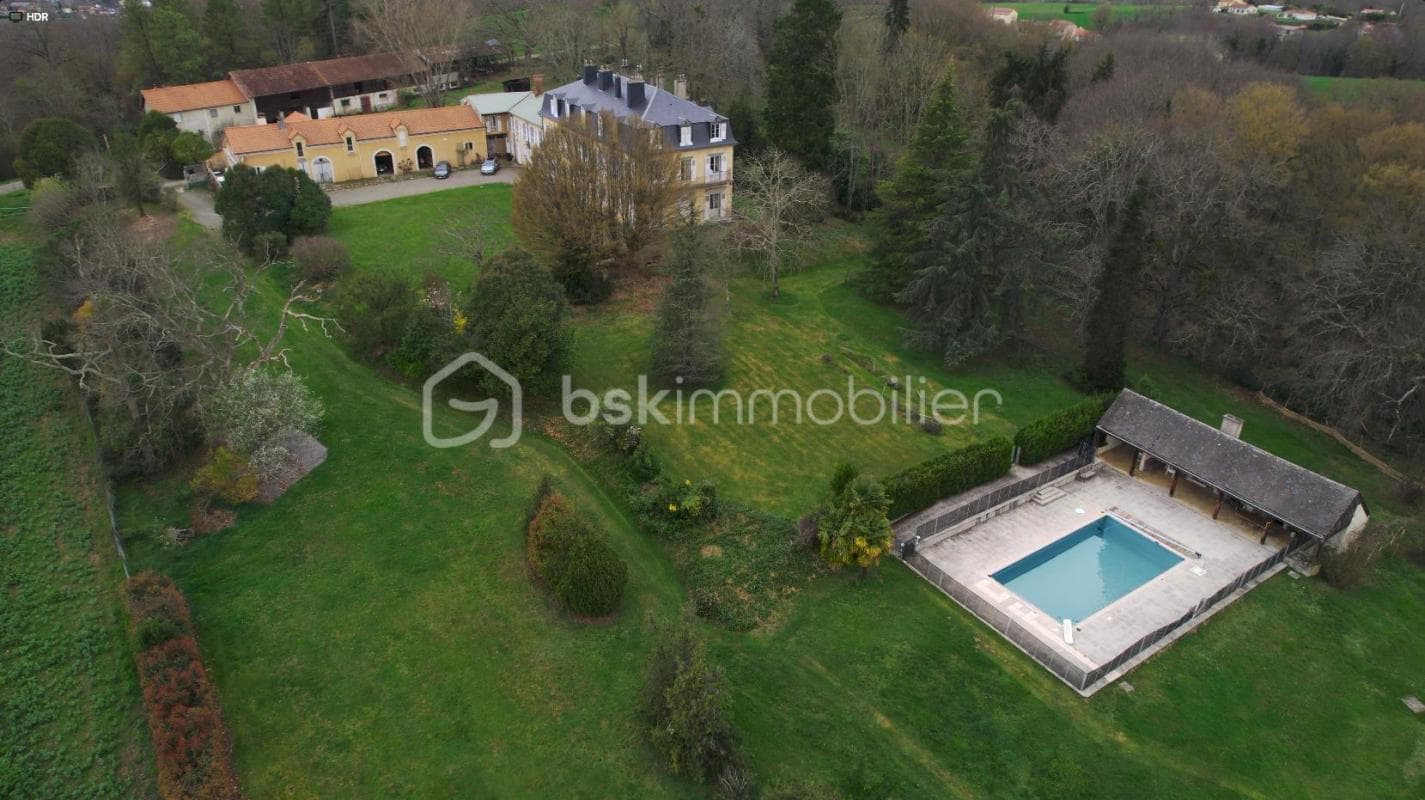 Spacious 19th Century Castle with Swimming Pool 5