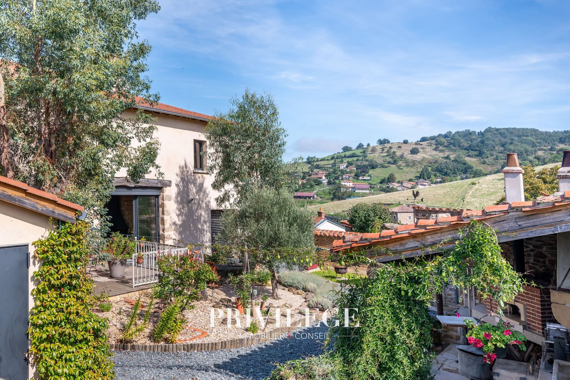Renovated Farmhouse With Panoramic View And Modern Amenities 2