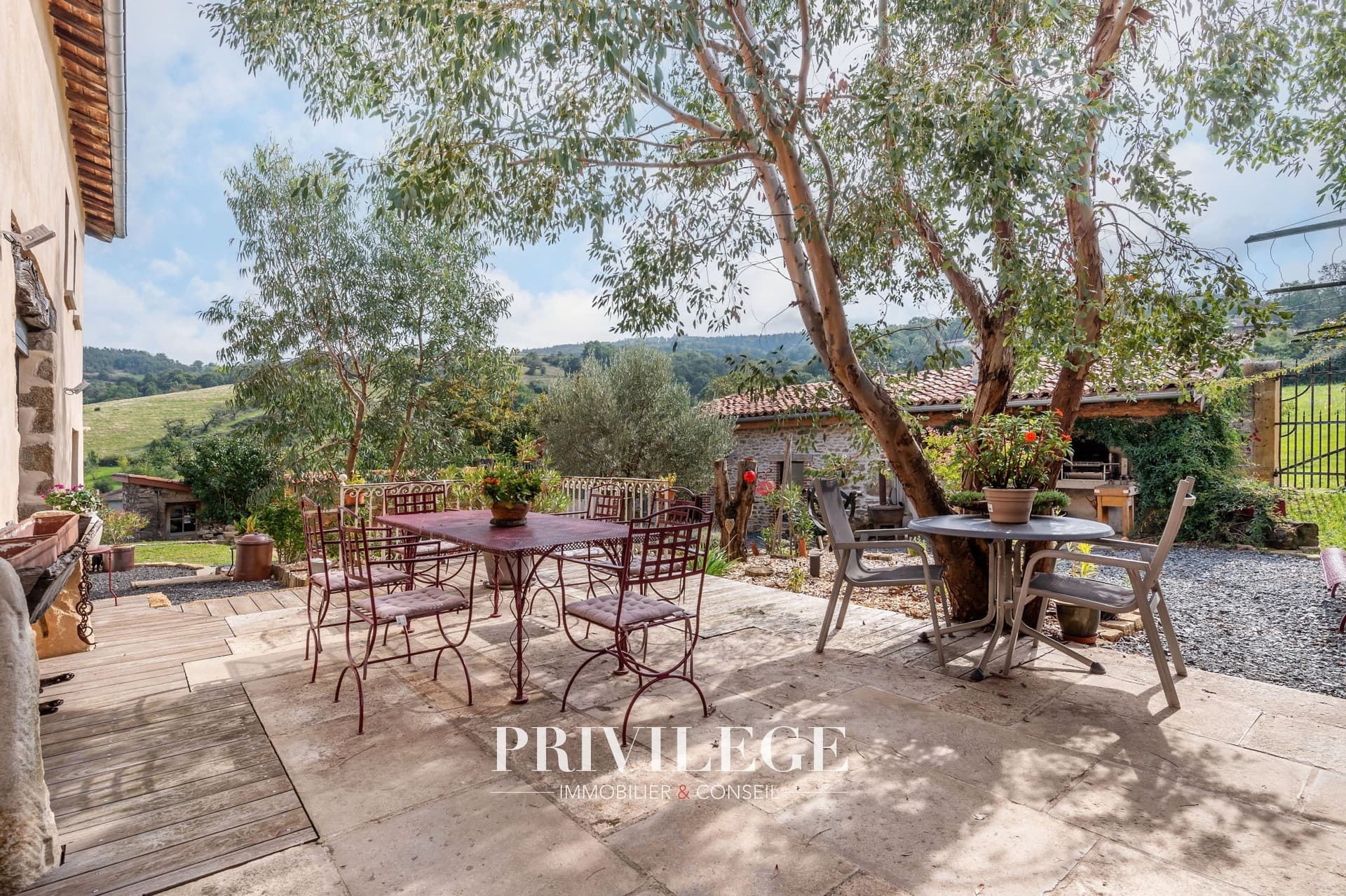 Renovated Farmhouse With Panoramic View And Modern Amenities 3