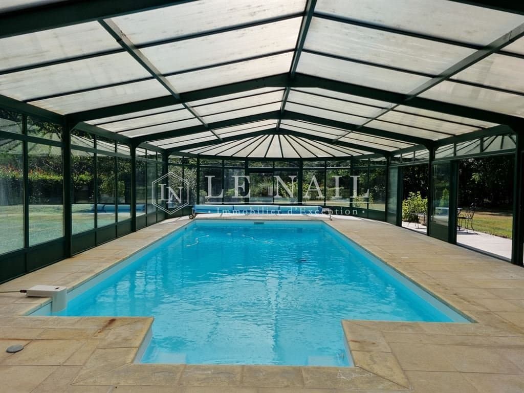 Elegant Château Surrounded By 200 Hectares Of Woodland 4
