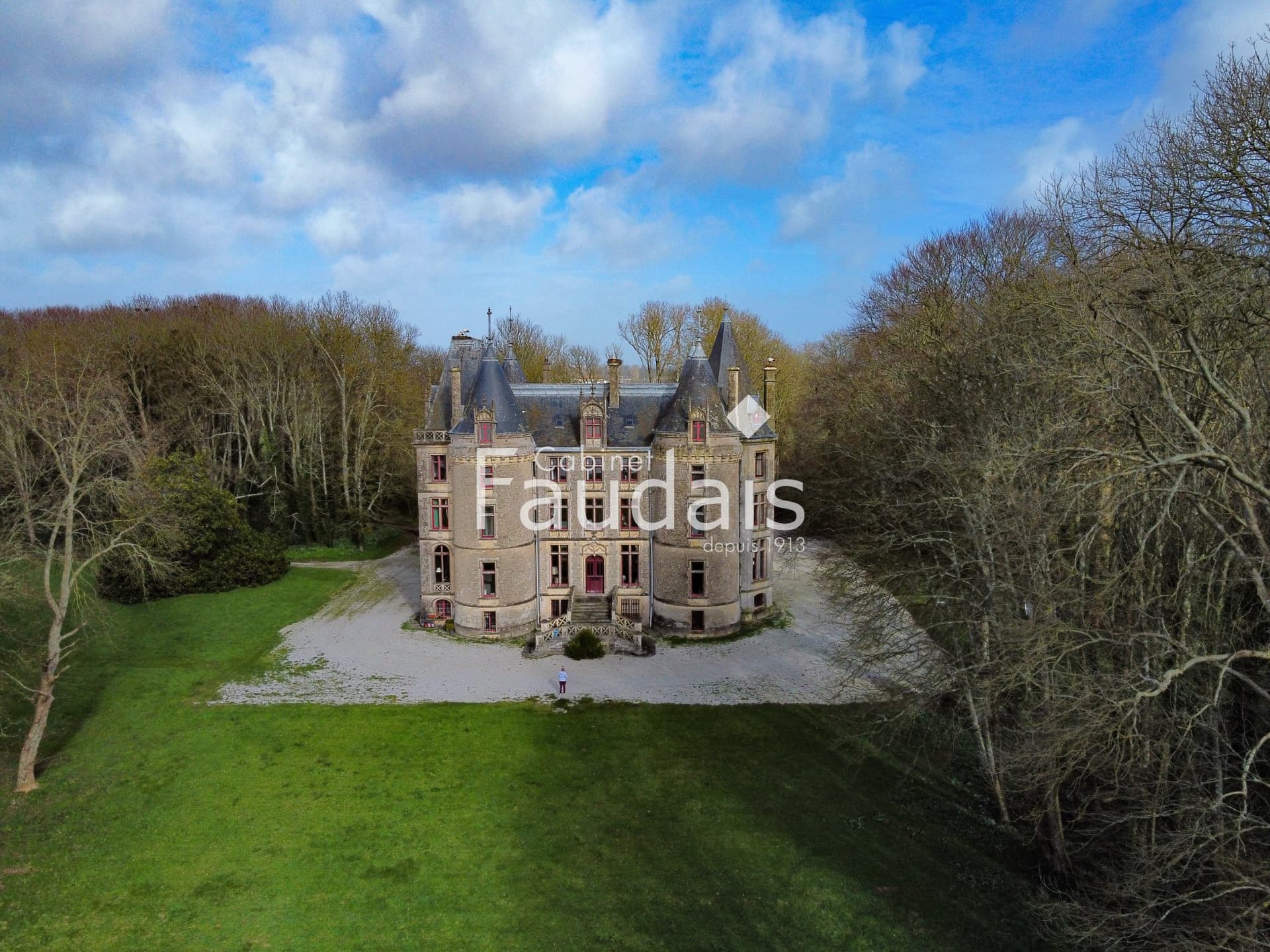 Historic Castle Estate With 82 Hectares In The Cotentin Marshes 2