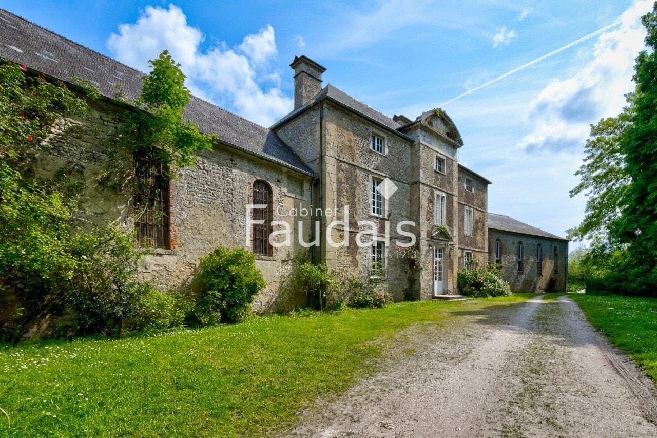 Historic Castle Estate With 82 Hectares In The Cotentin Marshes