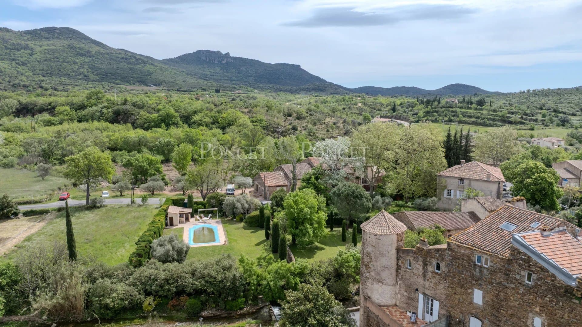 Château with Independent Apartments and Swimming Pool Near Lac du Salagou 2
