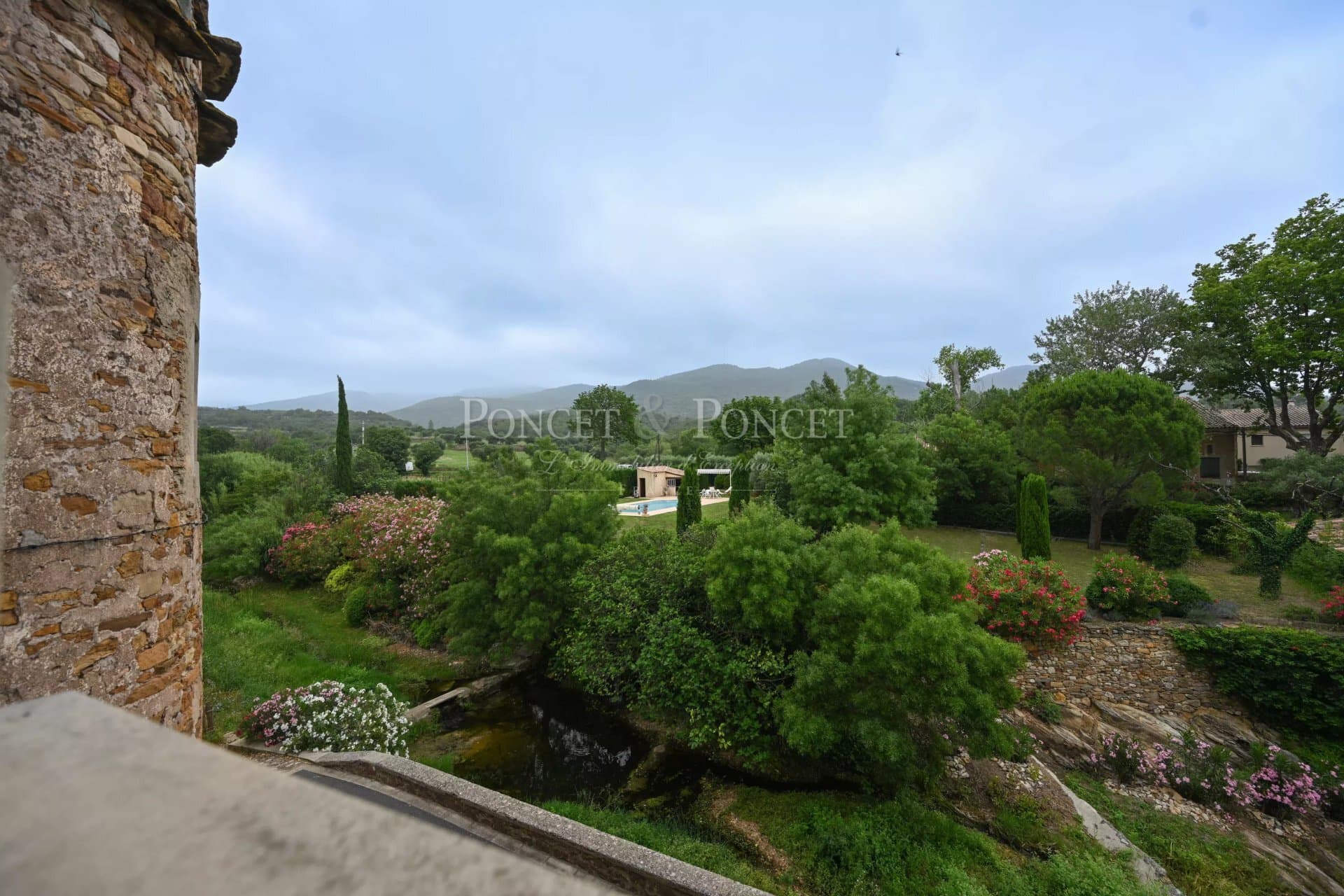 Château with Independent Apartments and Swimming Pool Near Lac du Salagou 4