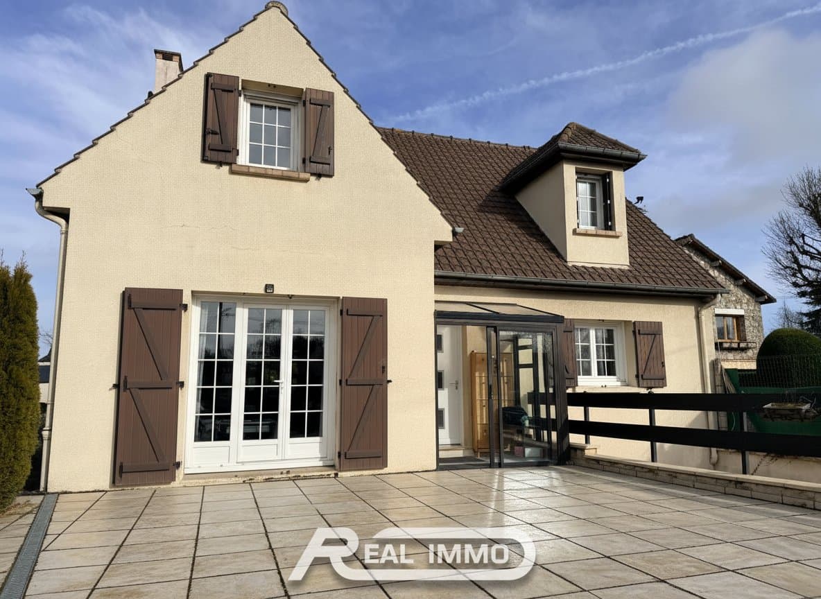 Renovated House With 4 Bedrooms And Landscaped Garden 2