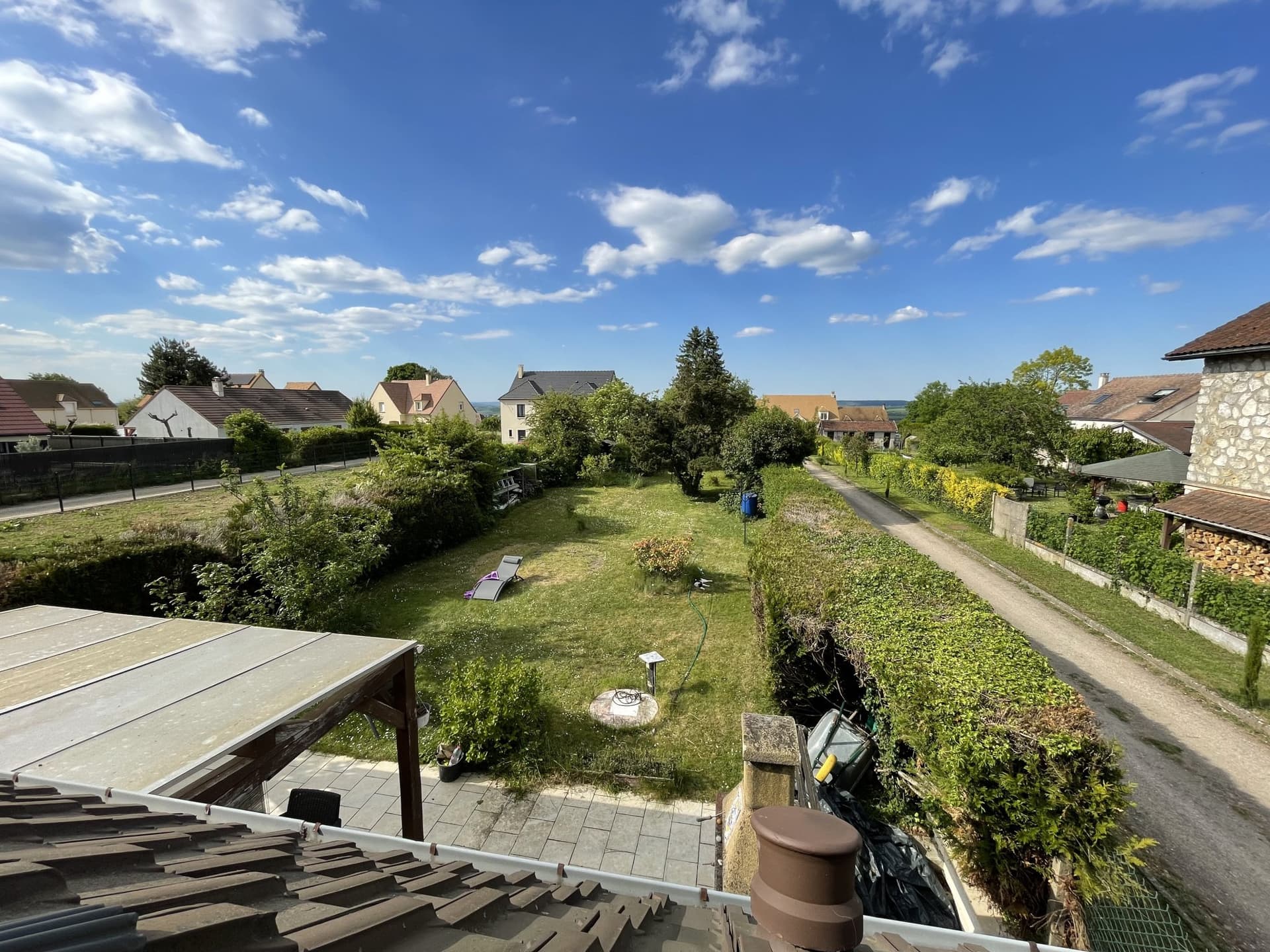 Renovated House With 4 Bedrooms And Landscaped Garden 3