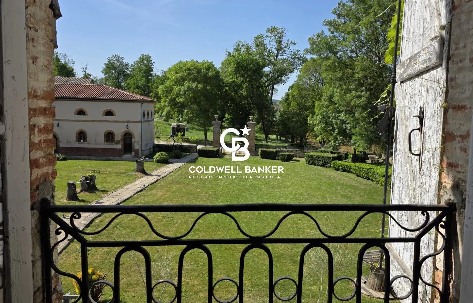 Elegant 18th Century Château With Extensive Outbuildings Near Toulouse 5