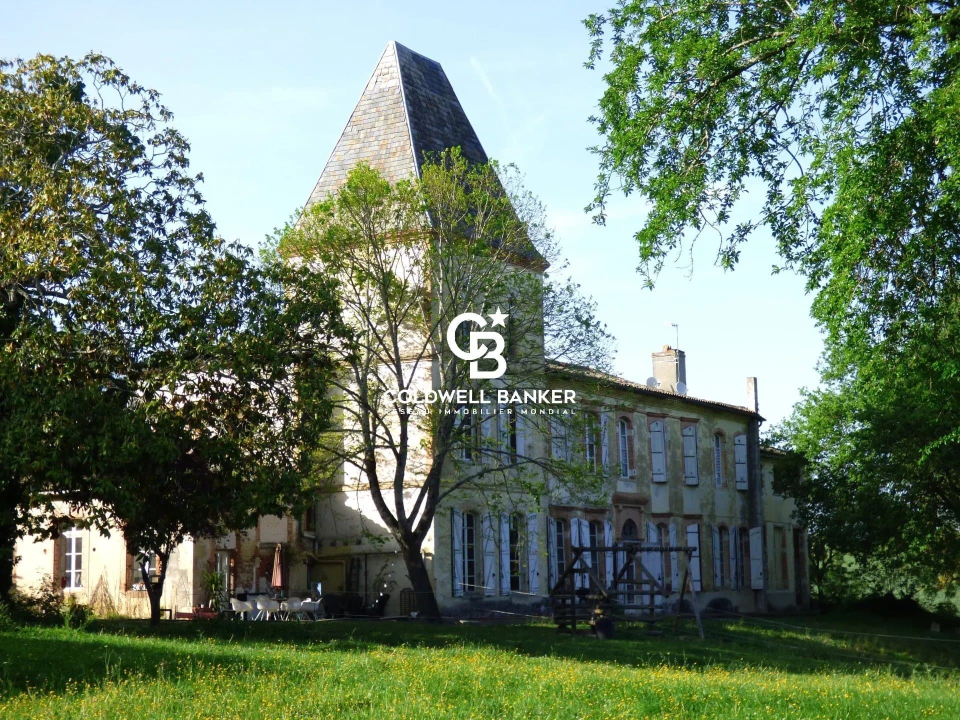 Elegant 18th Century Château With Extensive Outbuildings Near Toulouse 4