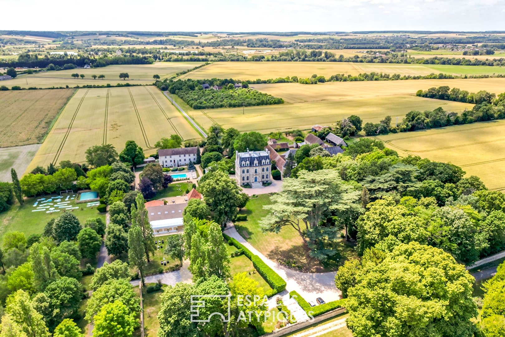 Exceptional Late 19th Century Château With Extensive Grounds 4