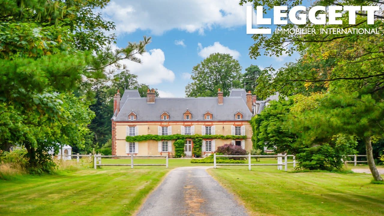 Magnificent 17th Century Château With Gîtes And 6 Hectares Of Land