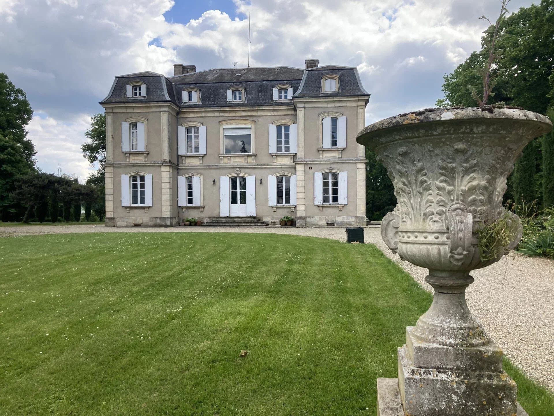 Château with Equestrian Facilities and Scenic Views in Lot-et-Garonne