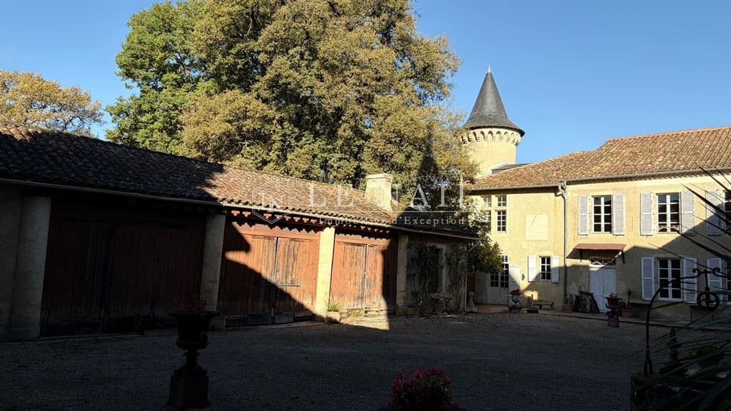 Impressive Château with Chapel and Caretaker's House in Gers 4