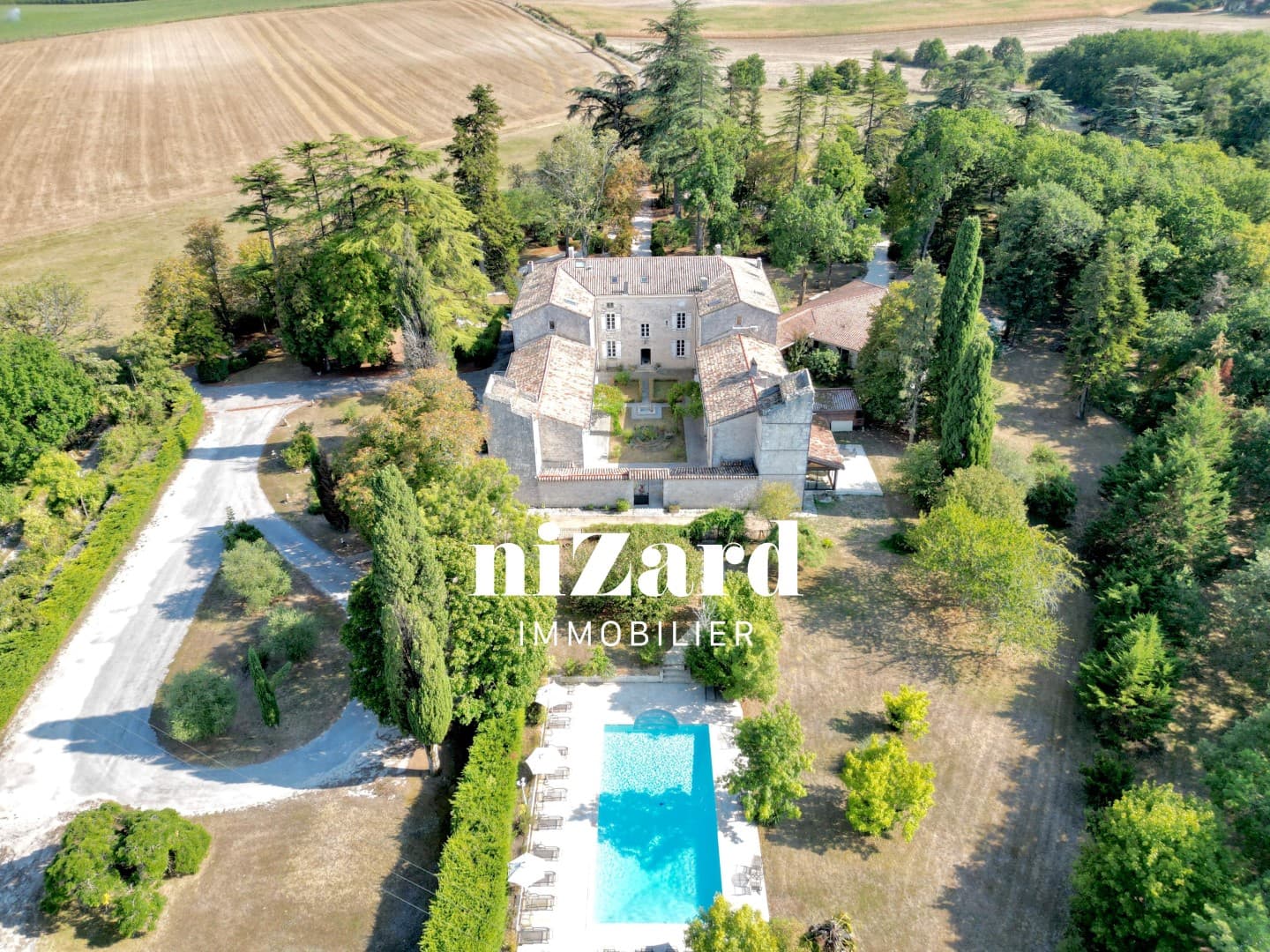 Historic Castle with 26 Bedrooms and Swimming Pool 3