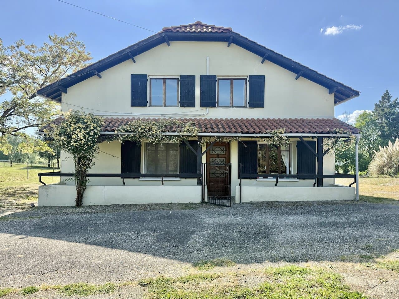 Spacious 5 Bedroom House With Barns And Swimming Pool On 6.6 Hectares 2
