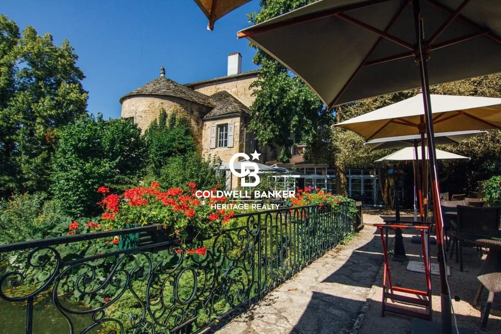 Historic Château with Elegant Living Spaces and Extensive Grounds 5
