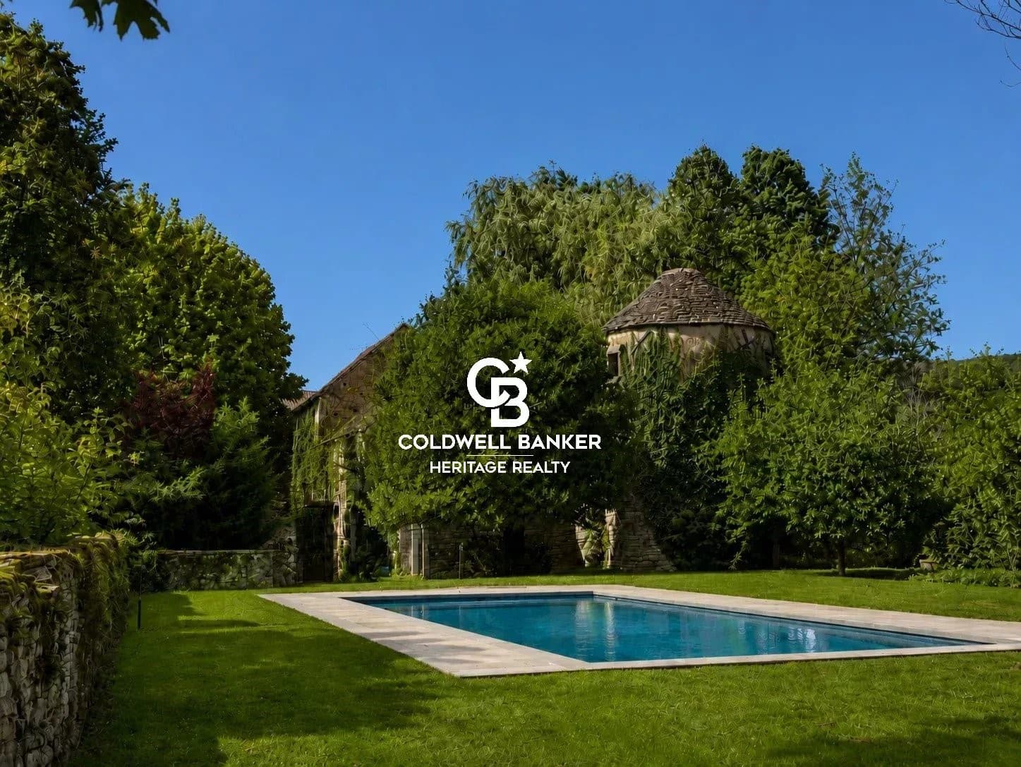 Historic Château with Elegant Living Spaces and Extensive Grounds 3