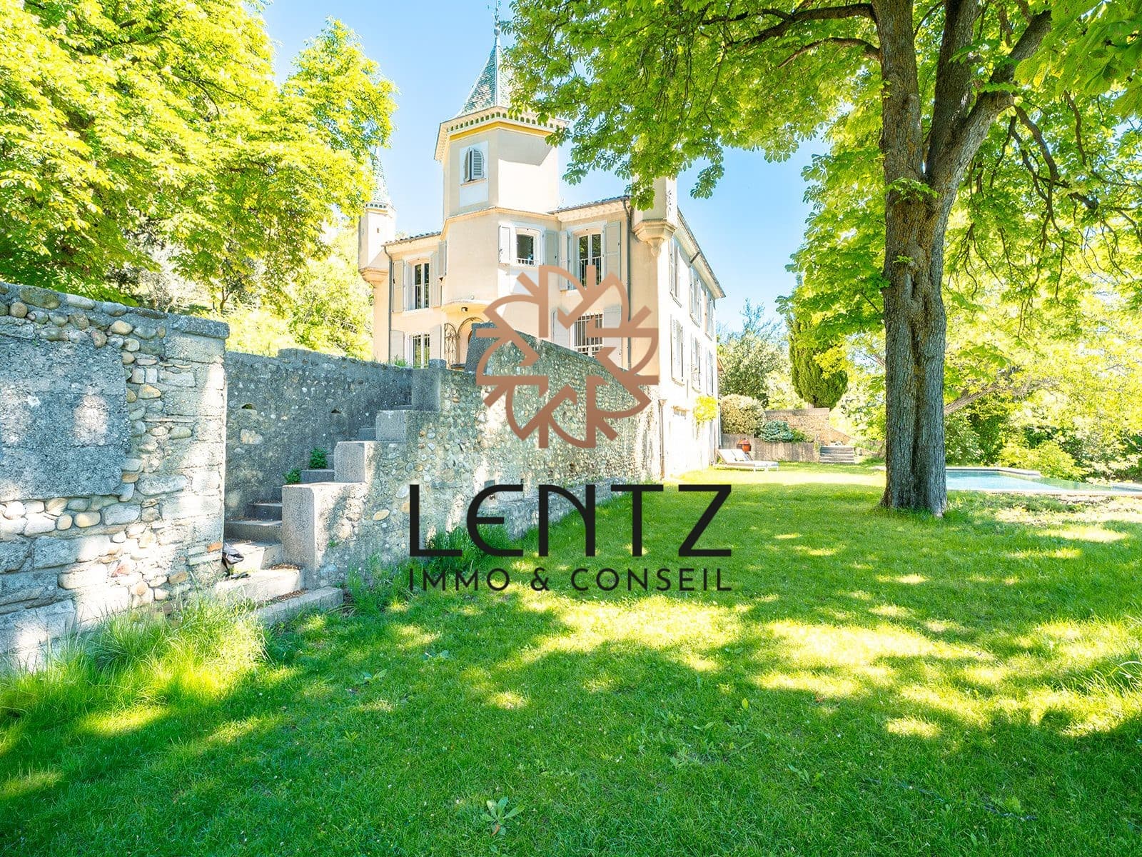 Charming Castle with Swimming Pool and Terrace 2