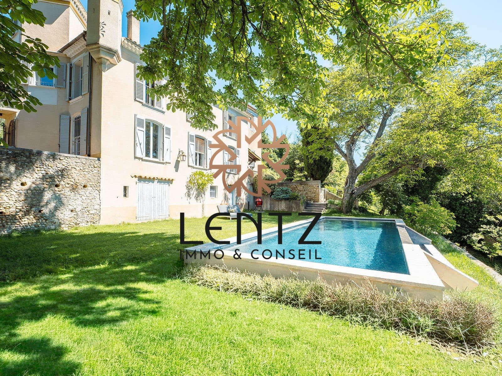 Charming Castle with Swimming Pool and Terrace 4