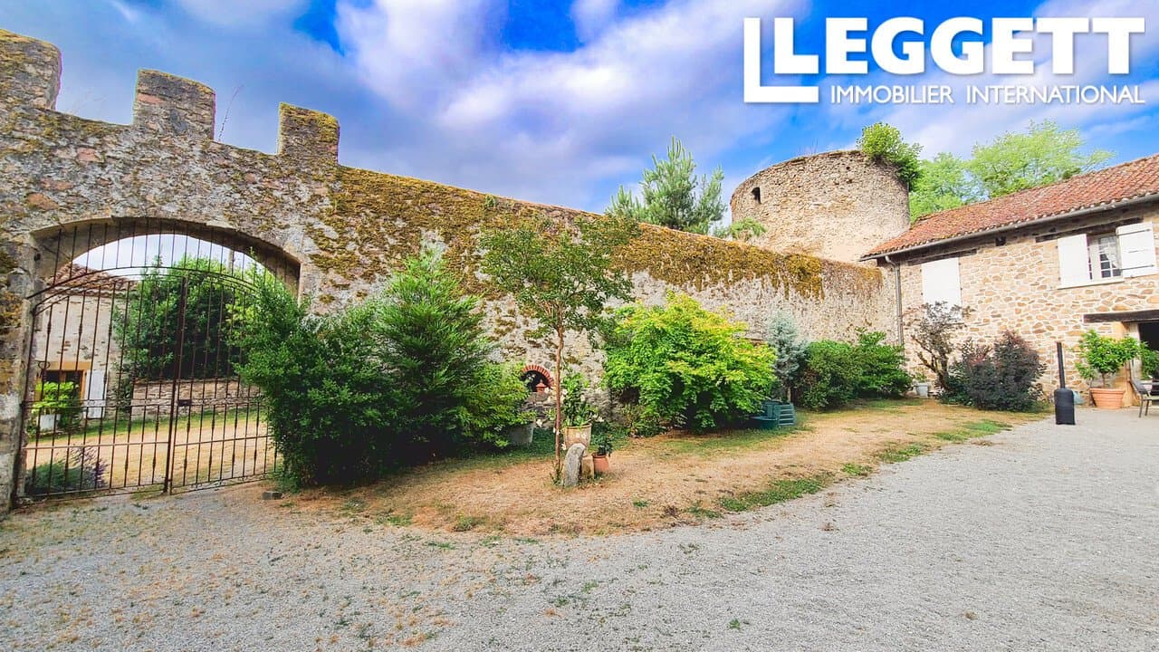 Unique Character Property with Gîte Potential in a Lush Green Setting 5
