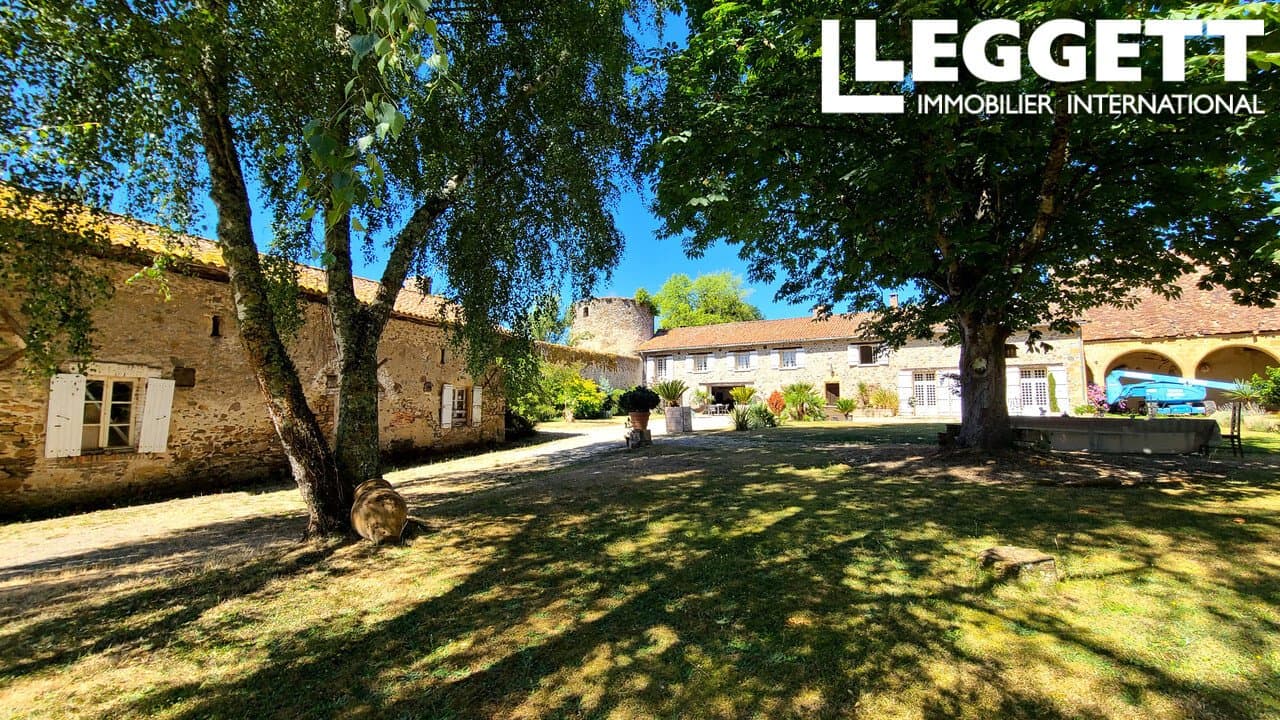 Unique Character Property with Gîte Potential in a Lush Green Setting 2