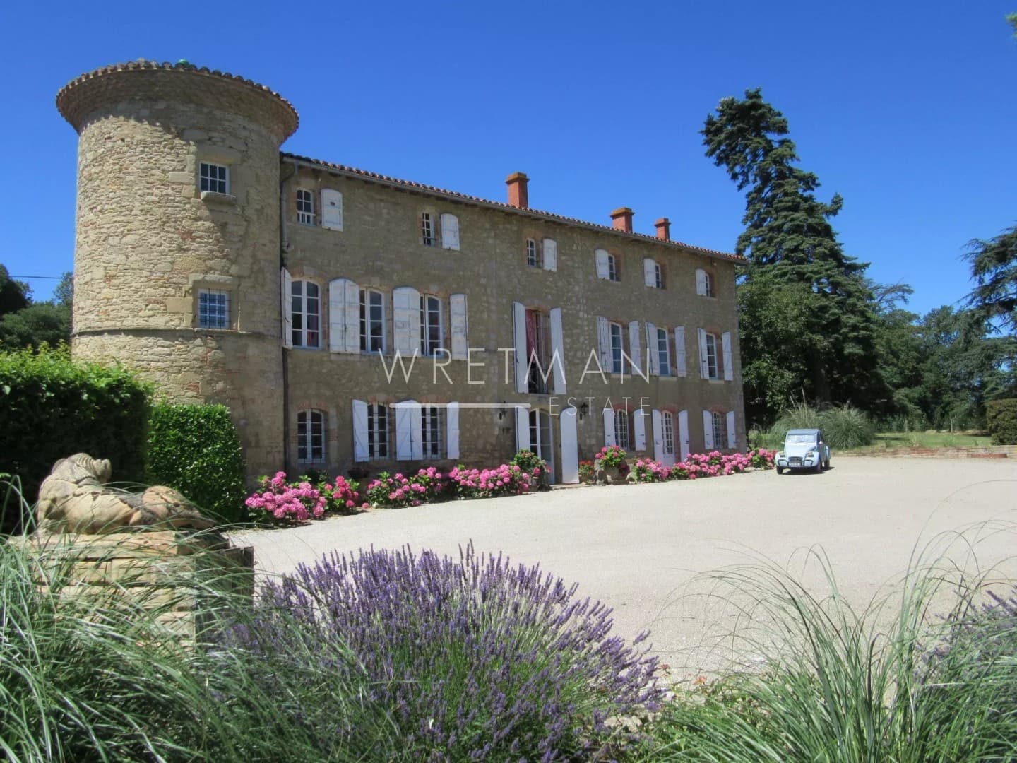 Historic 15th Century Château With 12 Bedrooms And 7 Hectares Of Parkland — Château for sale in France