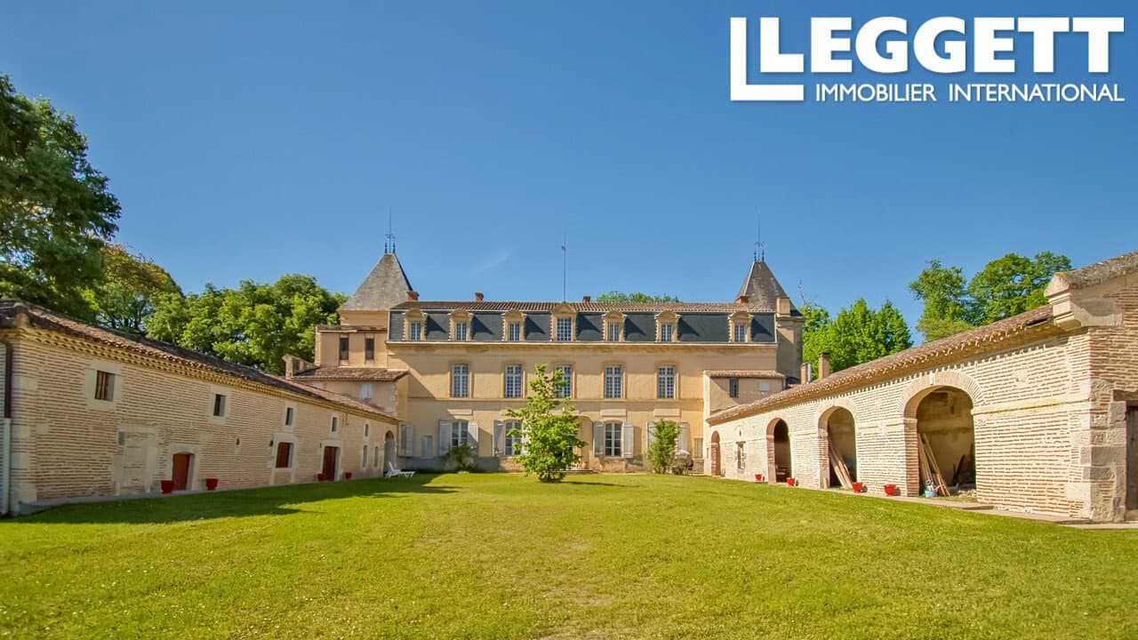 Eighteenth Century Château With River View And Outbuildings 2